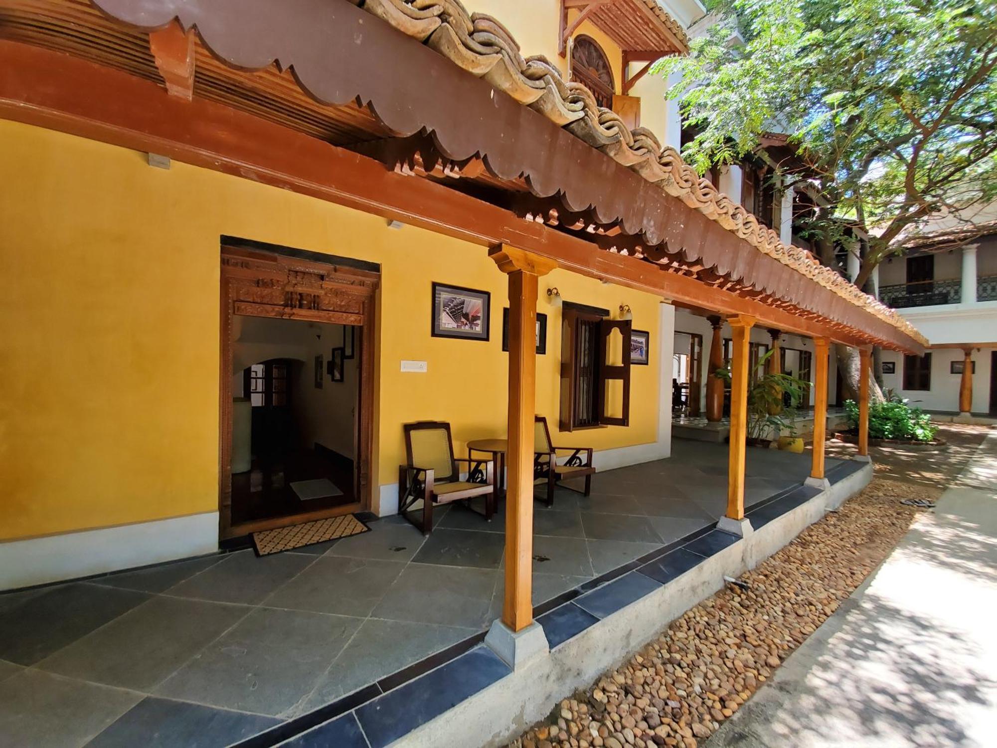 Отель Kariappa House Пондичерри Экстерьер фото